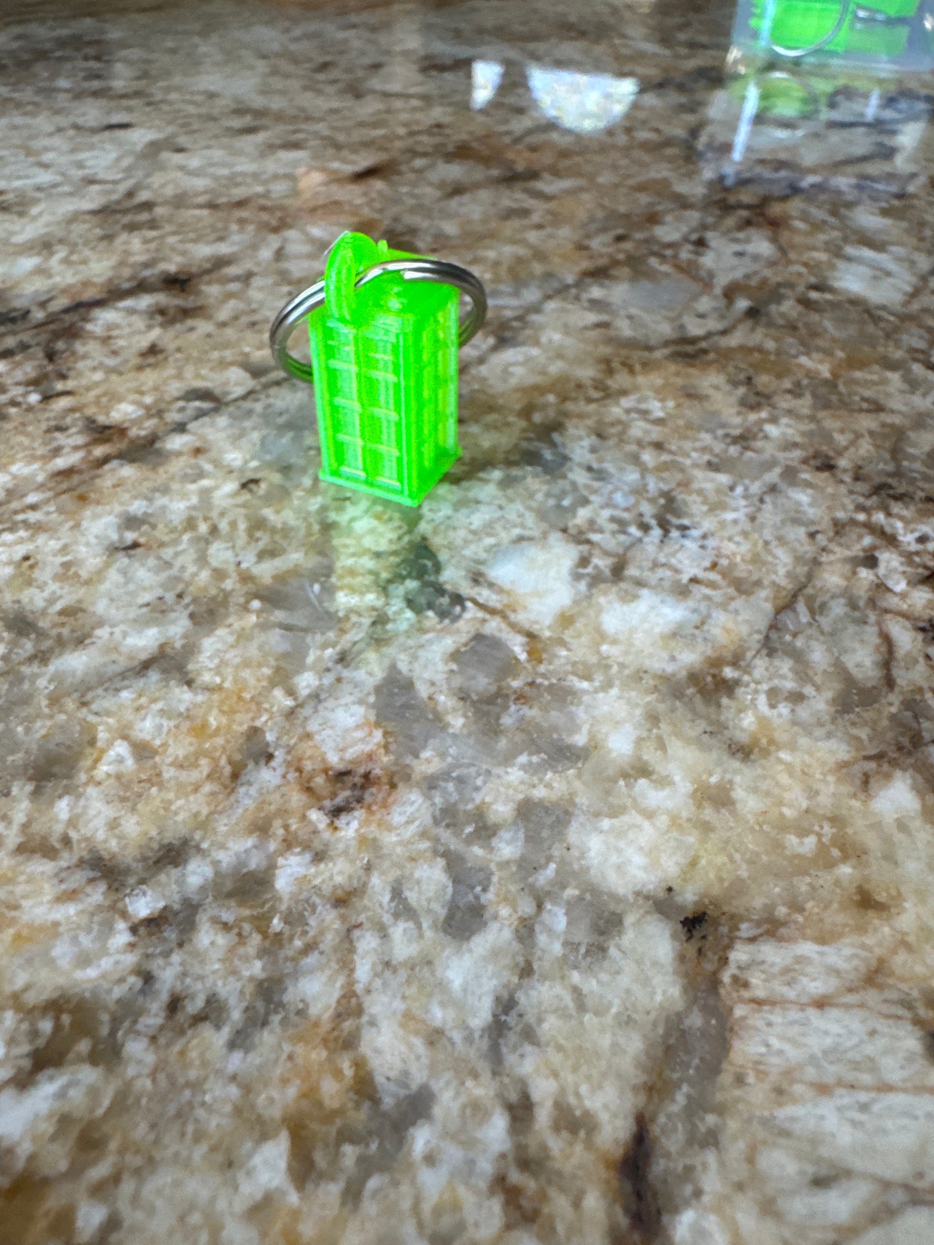 3d printed tardis keychaim